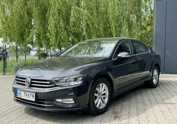 Volkswagen Passat cena 79700 przebieg: 133000, rok produkcji 2020 z Tarnogród małe 781